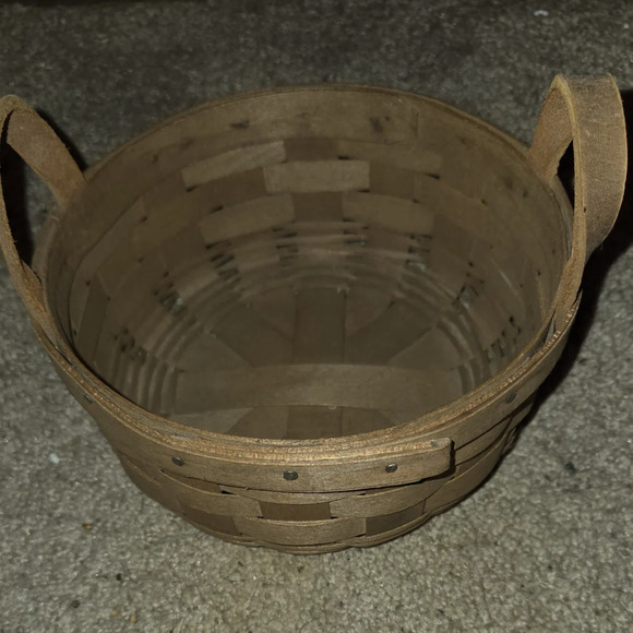 Vintage Longaberger darning basket 1984 leather Handles 7" Diameter 3" High - Picture 5 of 6